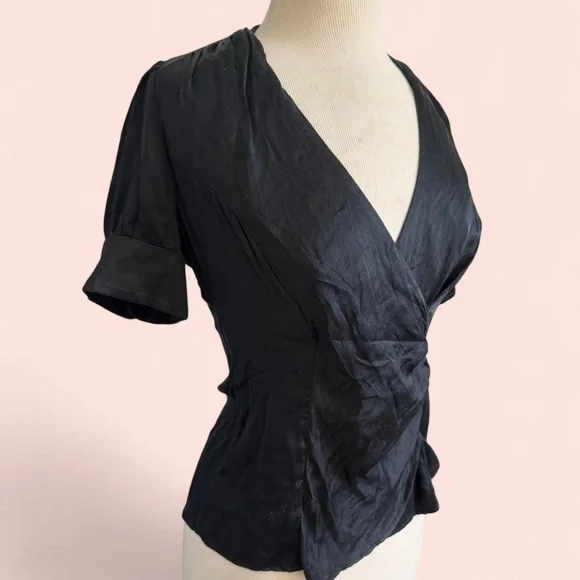2000’s Vintage Black genuine silk cap short sleeve v-neck plunge bust blouse - Picture 2 of 7